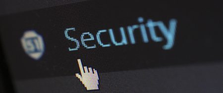 Antivirus in auto obbligatorio: la nuova legge UE