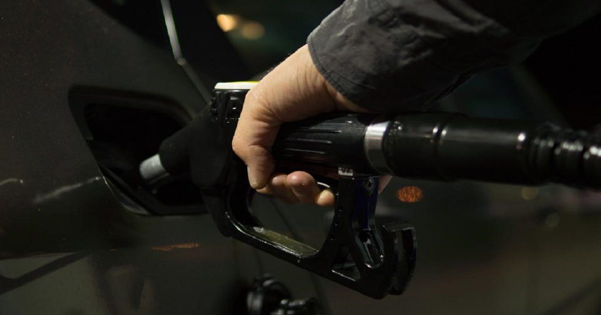 Bonus benzina, in arrivo 200 euro per i lavoratori privati