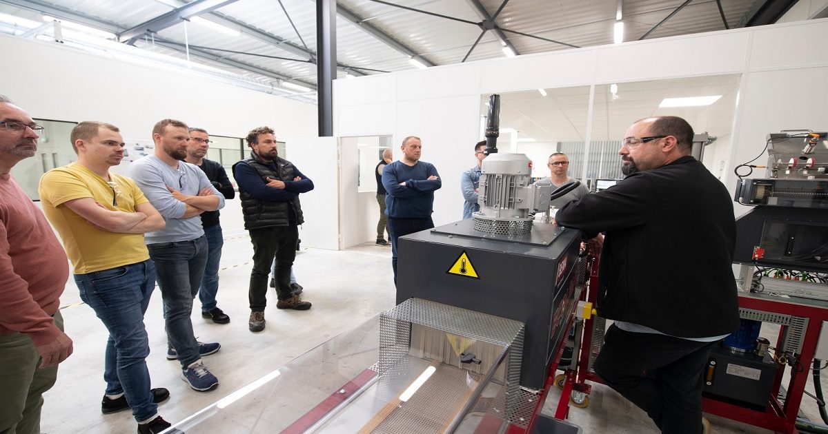 Stellantis ha inaugurato la prima gigafactory in Francia