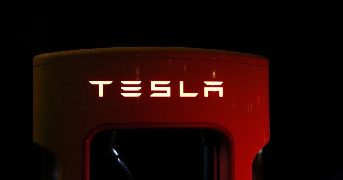 Tesla aprirà una nuova fabbrica in Cina