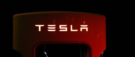 Tesla aprirà una nuova fabbrica in Cina