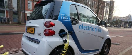 Quali case automobilistiche puntano sull’elettrico?