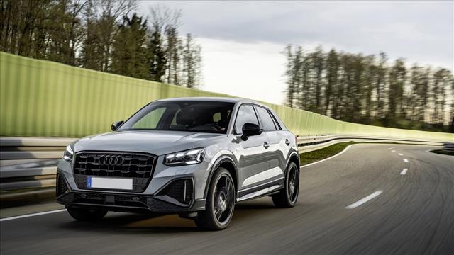 AUDI Q2 30 TDI S line Edition