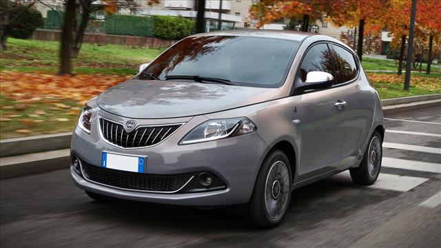 LANCIA Ypsilon 1.2 69 CV 5 porte GPL Alberta Ferretti