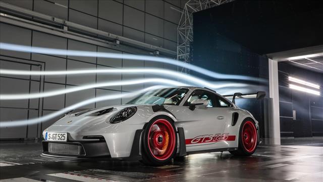 PORSCHE 911 GT3 RS