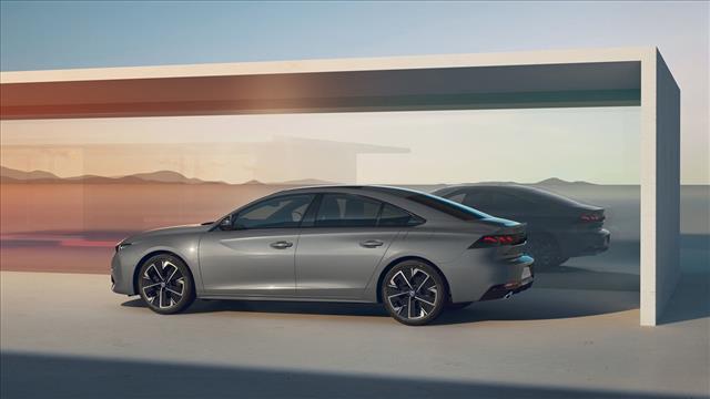 PEUGEOT 508 Plug-in Hybrid 180 e-EAT8 Allure
