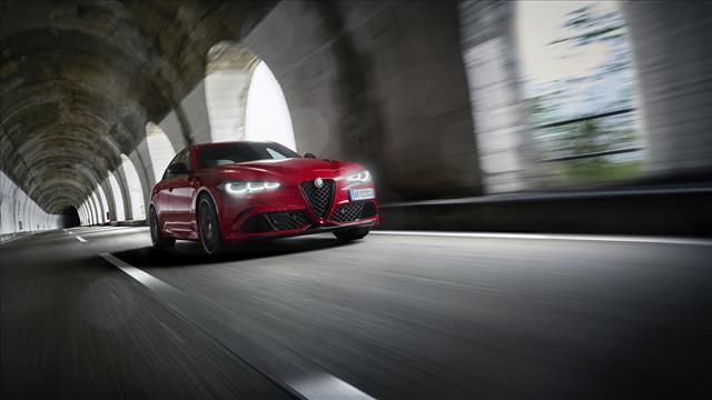 ALFA ROMEO Giulia 2.9 T V6 AT8 Quadrifoglio