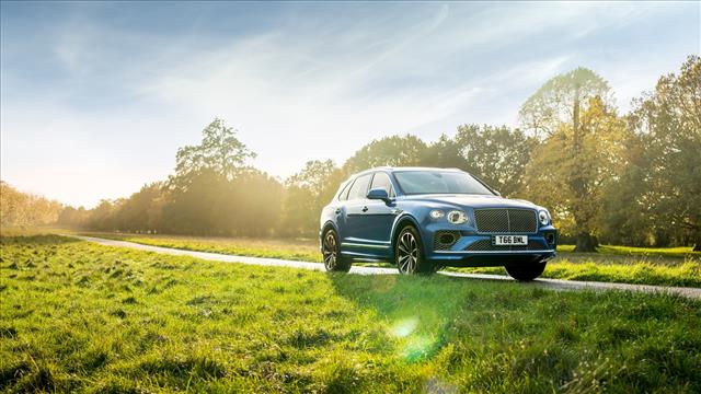 BENTLEY Bentayga V8