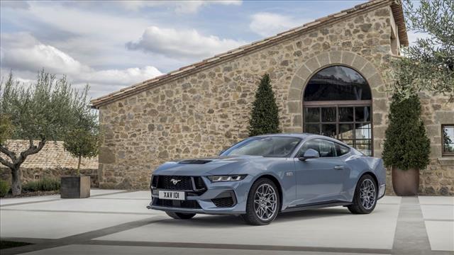 FORD Mustang Fastback 5.0 V8 aut. GT
