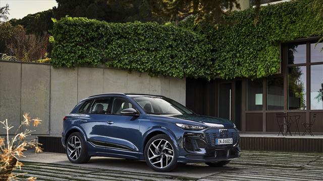 AUDI SQ6 e-tron quattro Sport Attitude