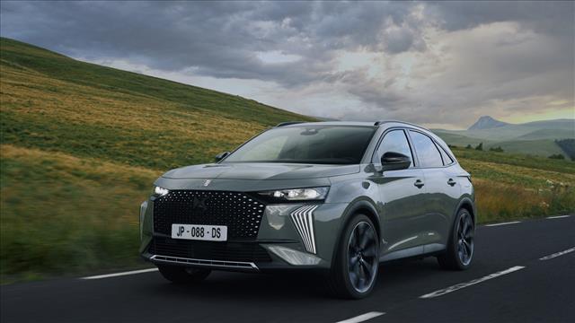 DS DS 7 Plug-In Hybrid 225 Pallas