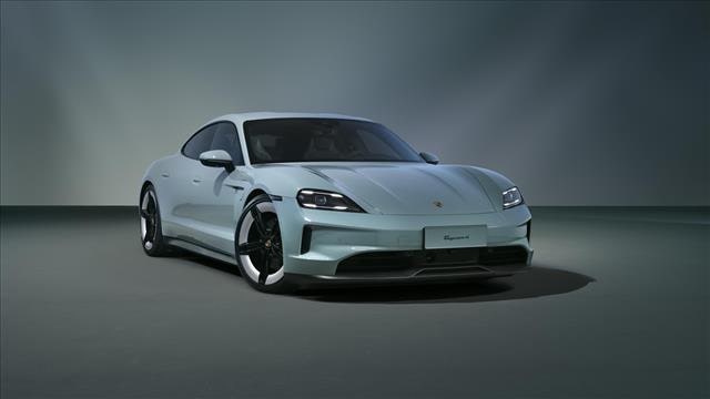 PORSCHE Taycan 4