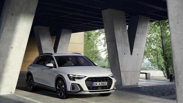 AUDI A3 allstreet 40 TFSI e S tronic Identity Contrast