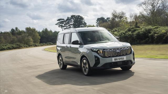 FORD E-Tourneo Courier 43kWh PC Titanium
